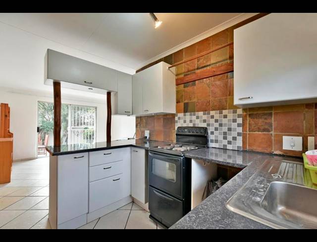 2 BEDROOM TOWNHOUSE FOR SALE IN SUNDOWNER